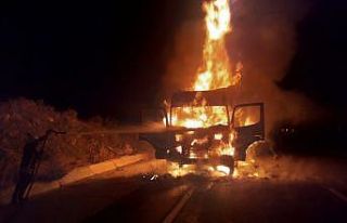 Tokat’ta tır alevlere teslim oldu