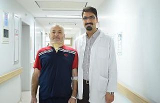 Topallayarak geldiği hastaneden yürüyerek çıktı