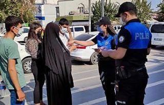 Toplum Destekli Polisler Cizreli kadınları bilgilendirip...