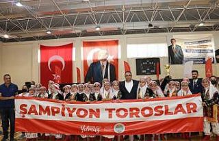 Toroslar Belediyesi Halk Oyunları ekibi şampiyon...