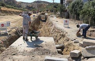 Turgutlu Belediyesi ekipleri kentin birçok noktasında...