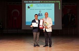 Türk Fizik Derneği’nden Başkan Aras’a onur...