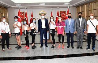 Türkiye Muay Thai Şampiyonlarından Vali Mahmut...