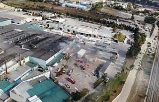 Tuzla’da yangın çıkan alüminyum fabrikası havadan...