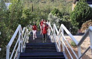 Ulaşım sorunu yaşanan iki sokak merdivenle birleştirildi