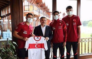 Ümit Milli takıma Düzce protokolünden ziyaret