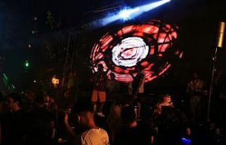Ünlü gece kulübü Marmarislileri coşturuyor