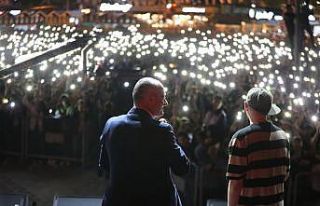 Ünlü rapçi Ceza, Gemlik’te fırtına gibi esti