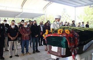 Ünlülerin hocası Nutku son yolculuğuna uğurlandı