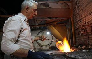 Ustasından öğrendiği mesleği 54 yıldır sürdürüyor