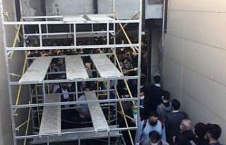 Uzunçayır metrobüs durağında iskele yoğunluğu