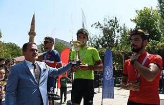 Vali Akbıyık Fotosafari ve Doğa Festivaline katıldı