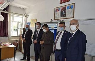 Vali Arslantaş öğrencilere başarılar diledi