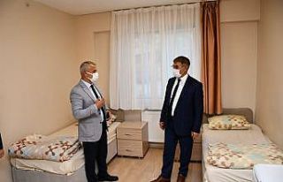 Vali Gürel, öğrenci yurdunda incelemelerde bulundu
