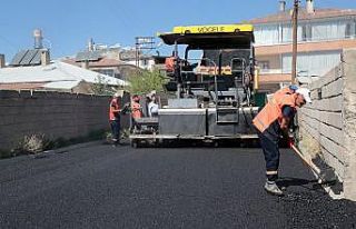 Van Büyükşehir Belediyesi asfalt çalışmalarını...