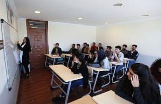 Van Büyükşehir’in sürekli eğitim merkezi 303...