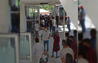 Van Gölü’ne giren genç boğulmaktan son anda...