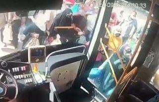 Van’da halk otobüsü durağında yankesicilik yapan...