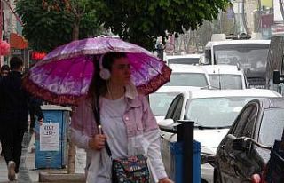 Vanlılar yağmura hazırlıksız yakalandı