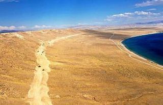 Vanlıları sahille buluşturacak yolda çalışmalar...