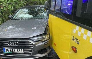 Virajı alamayan İETT otobüsü iki otomobile çarptı