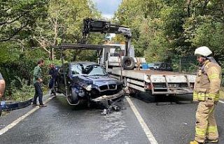 Yağış sonrası kayganlaşan yolda kaza: 3 yaralı