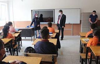 Yalçın öğretmenlerin sorunlarını dinledi