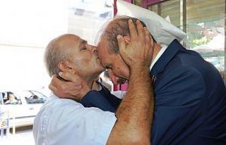 Yalçınkaya esnaf ve vatandaşla bir araya geldi