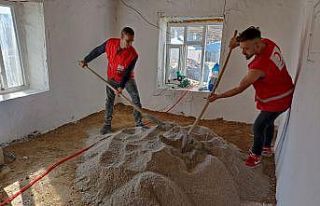 Yalnız yaşayan Zahide Teyze’nin evi onarılıyor