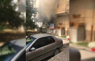 Yangında bir ev kullanılamaz hale geldi