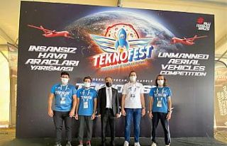 Yaptıkları 1 buçuk kilogram yük taşıyan İHA...