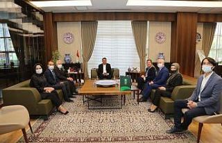 Yeşilay’ın yeni yönetimini kabul etti
