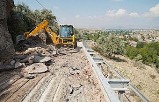 Yeşilyurt Caddesi yenileniyor