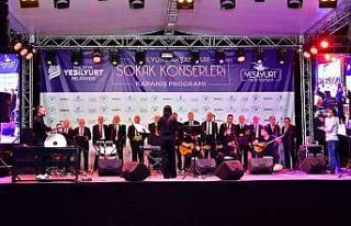 Yeşilyurt’taki sokak konserlerinde renkli görüntüler
