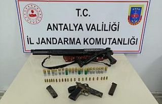 Yol kontrolünde durdurulan kamyonette ruhsatsız...