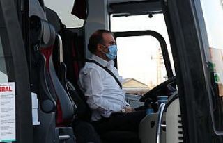 Yol ortasındaki kavganın hedefi olan otobüs şoförü...