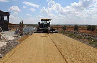 Yol yapım çalışmalarını yerinde inceledi