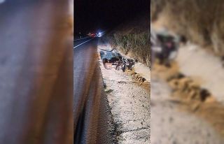 Yoldan çıkıp takla atan motosiklet sürücüsü...