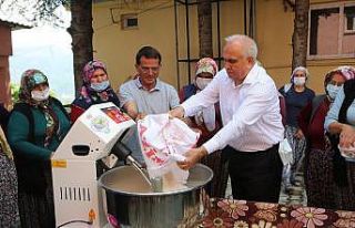 Yufkanın yapımı kolaylaşıyor, kadınların yüzü...