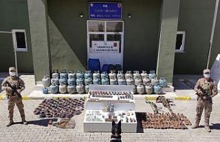 Yüksekova kırsalında 3 sığınakta çok sayıda...