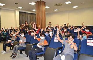 Yüreğir’de okullar sinema ile buluşuyor