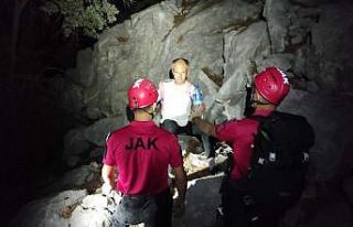 Yürüyüş yaparken kaybolan turist jandarma tarafından...