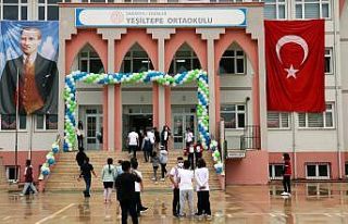 Yüz yüze eğitimde öğrencilerin heyecanı gözlerinden...