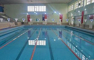 Yüzme’de kışlık havuza geçildi