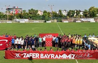 Zafer Bayramı’nı futbol turnuvası ile kutladılar