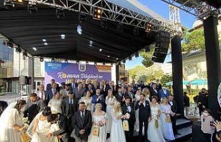 12 Roman çift Üsküdar’da dünya evine girdi