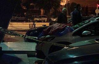 14. kattan otomobilin üzerine düşen genç hayatını...