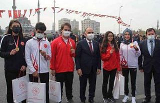 18 sporcu ödüllerini aldı