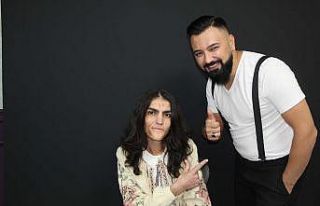 27 yıldır hasret kaldığı saçlarına kavuştu