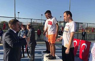 29 Ekim dolayısıyla çeşitli dallarda ödül töreni...